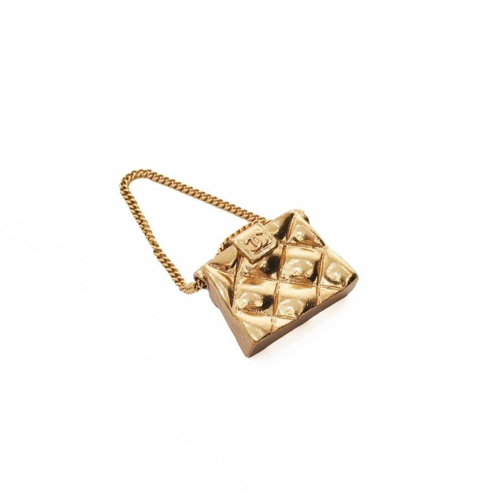 CHANEL Gold Logo Brooch - Picture 3 of 6